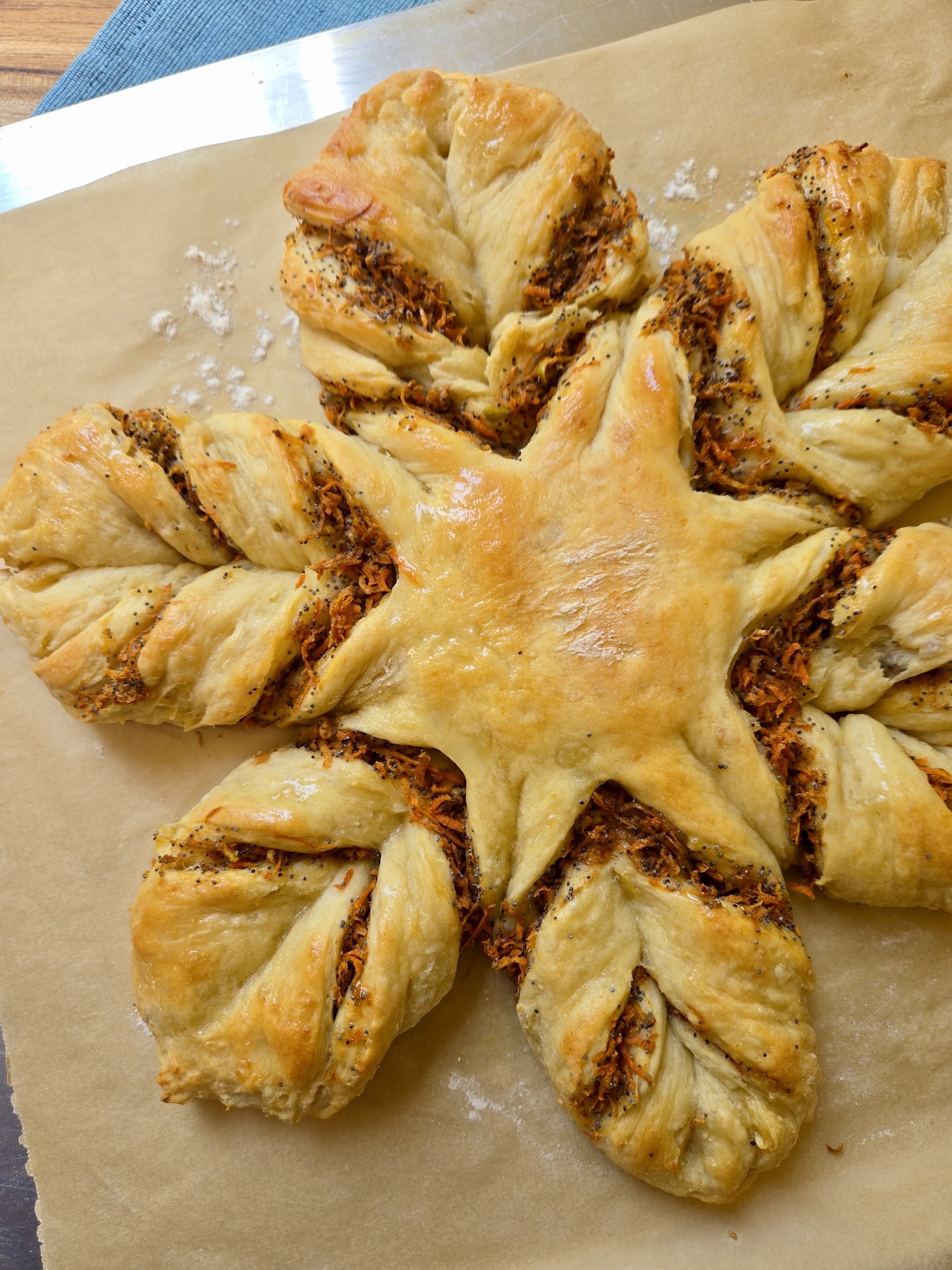 Potato Star Bread with Apples, Carrots and Poppy Seeds